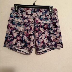 Lululemon Floral Patterned biker shorts